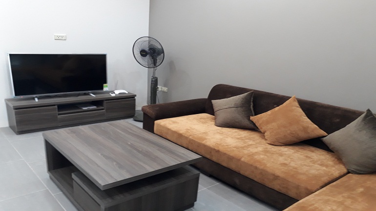 Brand – new one bedroom apartment with balcony in Tay Ho district for rent