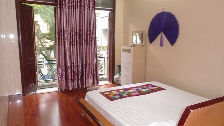 Cheap studio apartment with balcony in Van Ho street, Hai Ba Trung district for rent