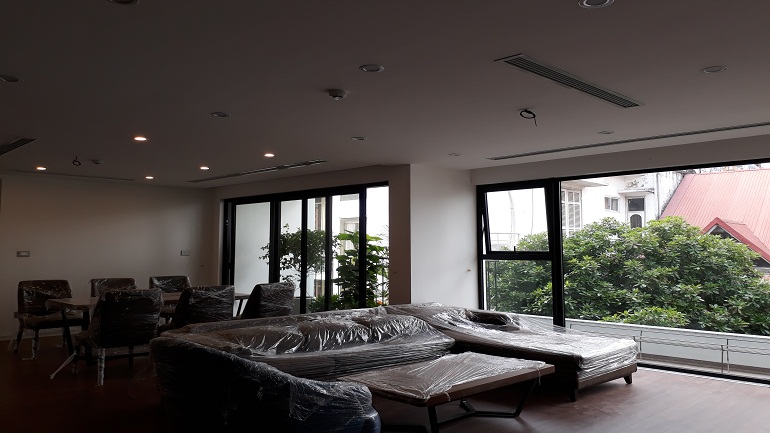 Modern 4 – bedroom apartment with balcony in Tay Ho street, Tay Ho district for rent