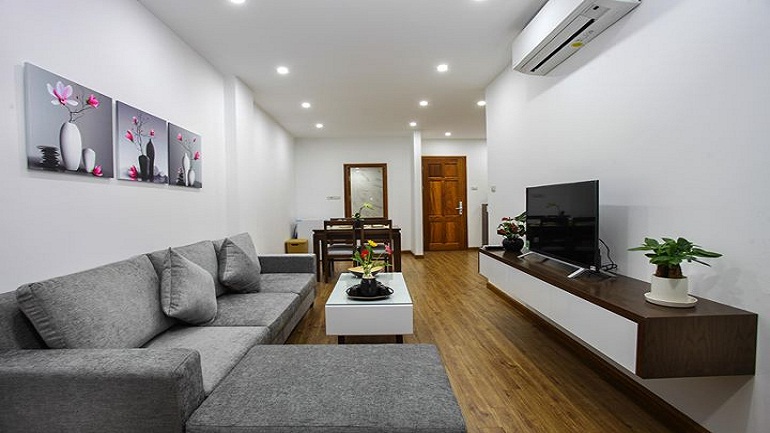 Modern elegant 1 – bedroom apartment with balcony in Linh Lang street, Ba Dinh district for rent