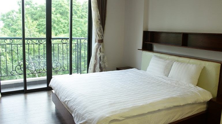 Nice one bedroom apartment with balcony in Phan Dinh Phung street, Ba Dinh district for rent