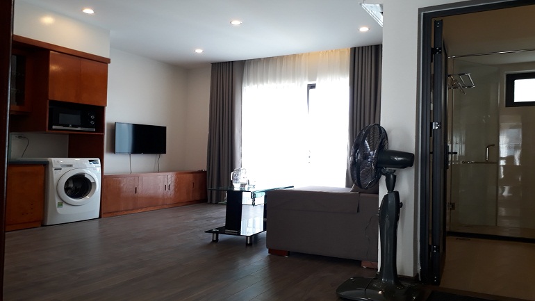 Brand – new two bedroom apartment in Nghi Tam street, Tay Ho district for rent