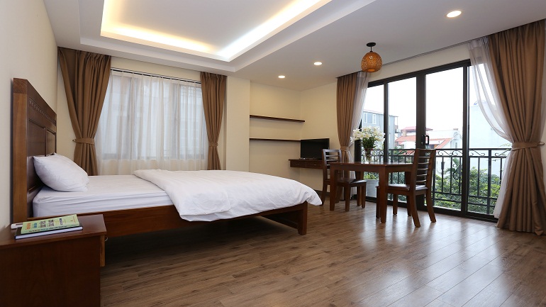 Bright studio apartment with balcony in Tay Ho street, Tay Ho district for rent