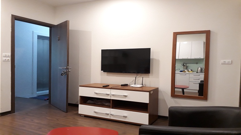 Budget studio apartment in Giang Vo street, Dong Da district for rent