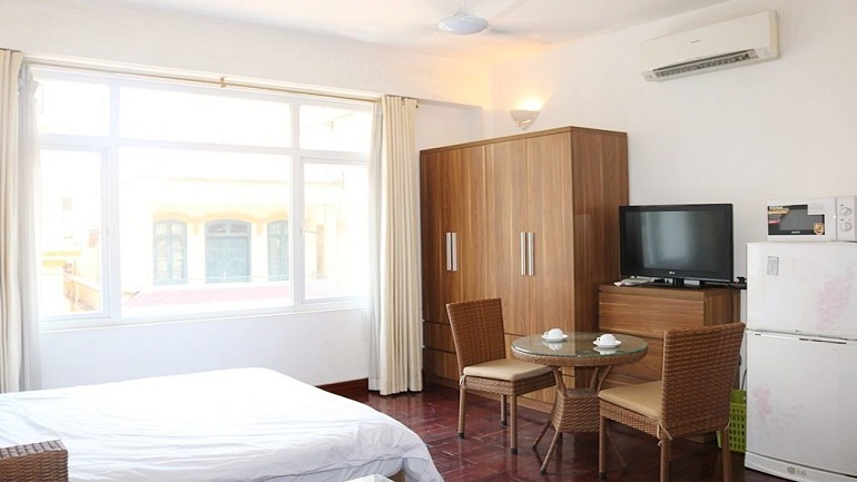 Budget studio apartment in To Ngoc Van street, Tay Ho district for rent