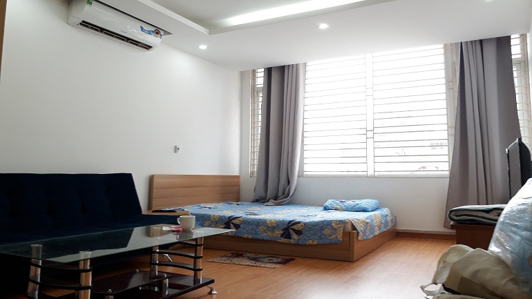 Cheap nice studio apartment in Cat Linh street, Dong Da district for rent