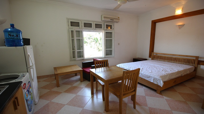 Cheap studio apartment in Dang Thai Mai street, Tay Ho district for rent