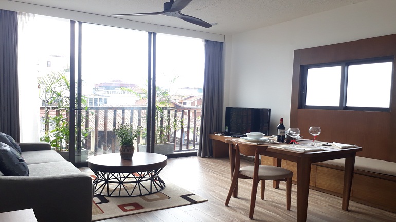 Elegant modern 1 – bedroom apartment with balcony in Tu Hoa street, Tay Ho district for rent