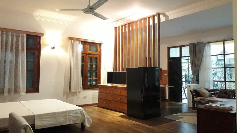 Lovely studio apartment with big balcony in Tu Hoa street, Tay Ho district for rent