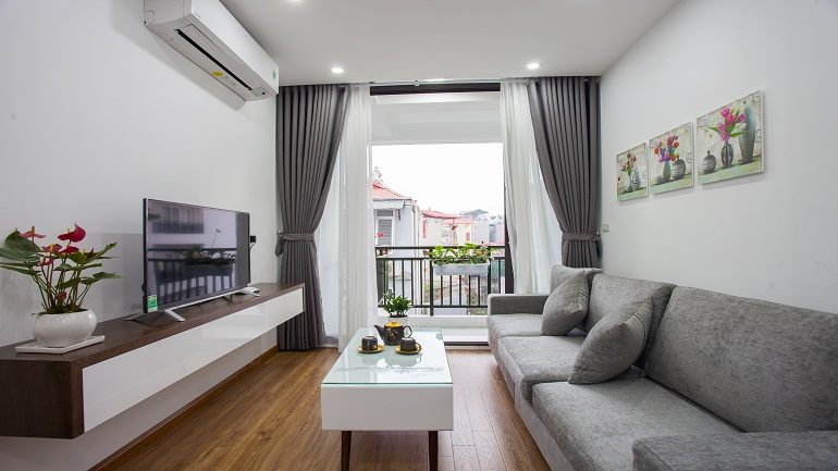 Modern 1 – bedroom apartment with balcony in Linh Lang street, Ba Dinh district for rent