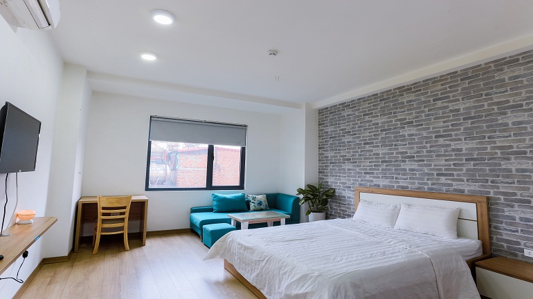 Nice and brand – new studio apartment in Giang Vo street, Dong Da district for rent