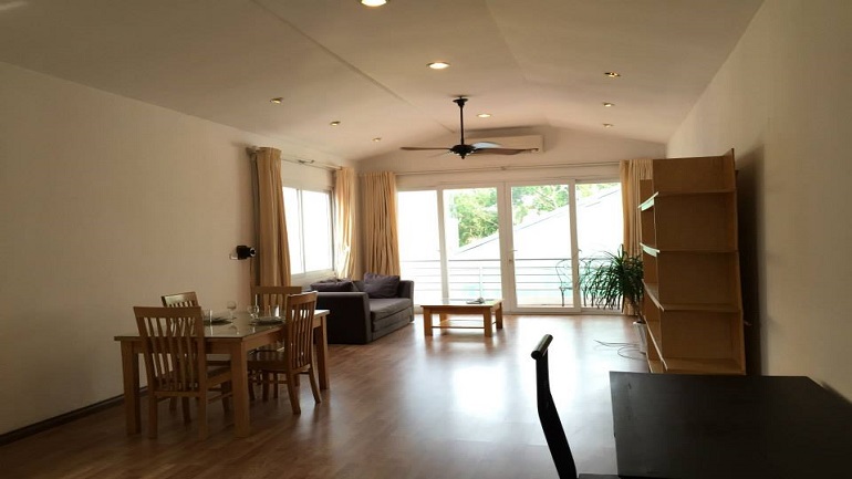 Spacious 1 – bedroom apartment with balcony in Tran Hung Dao street, Hoan Kiem district for rent