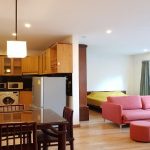 Balcony studio apartment in Dang Thai Mai street, Tay Ho district for rent
