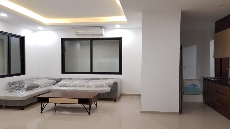 Brand – new 1 bedroom apartment in Truc Bach area, Ba Dinh district for rent