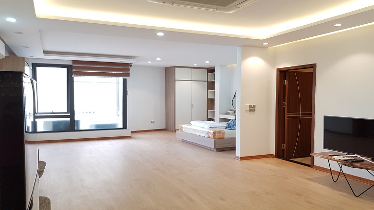 Brand – new and spacious studio apartment in Truc Bach area, Ba Dinh district for rent