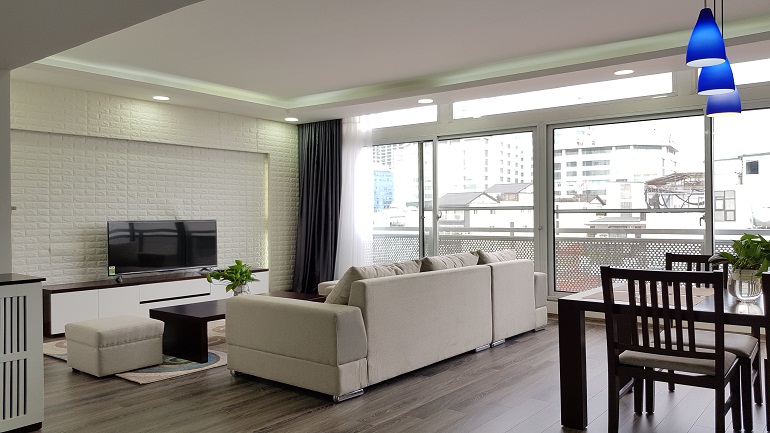 Brand – new modern two bedroom apartment in Kim Ma street, Ba Dinh district for rent