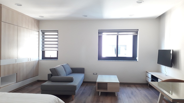 Brand – new studio apartment in Lieu Giai street, Ba Dinh district for rent