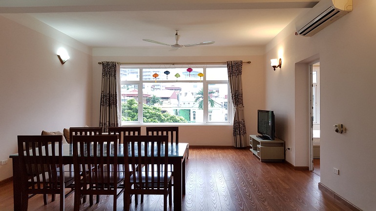 Bright 2 – bedroom apartment in Xuan Dieu street, Tay Ho district for rent