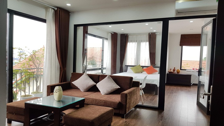 Bright modern 1 – bedroom apartment in Xuan Dieu street, Tay Ho district for rent