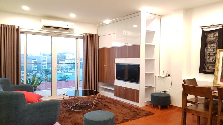 Bright one bedroom apartment with balcony in Au Co street, Tay Ho district for rent