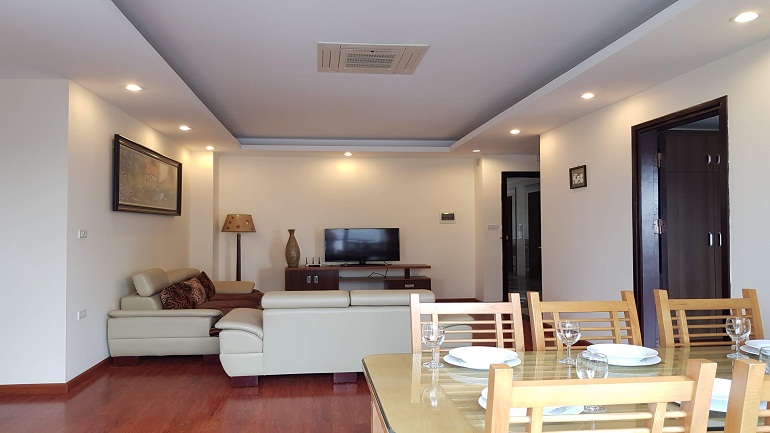 Bright spacious 3 – bedroom apartment with balcony in Au Co street, Tay Ho district for rent