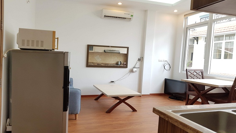 Good price 1 – bedroom apartment in Dang Thai Mai street, Tay Ho district for rent