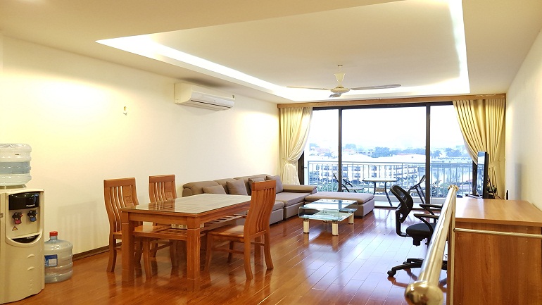 Lake – view one bedroom apartment with balcony in Tu Hoa street, Tay Ho district for rent