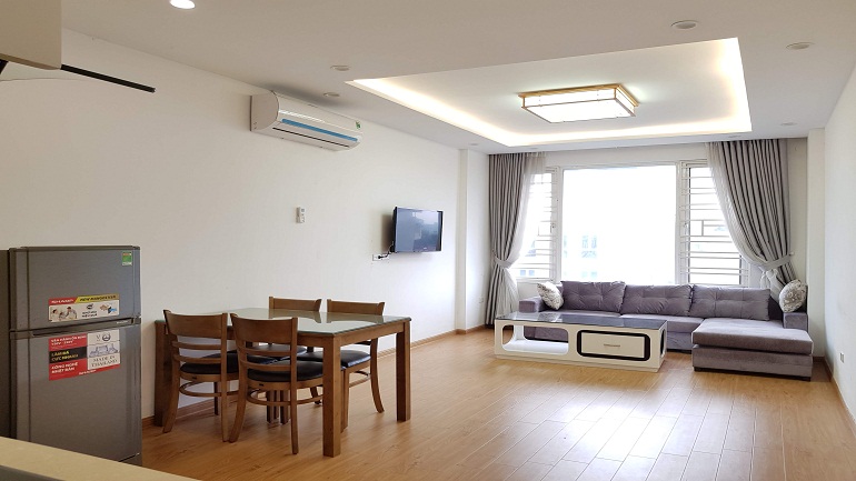 Large 1 – bedroom apartment in Au Co street, Tay Ho district for rent