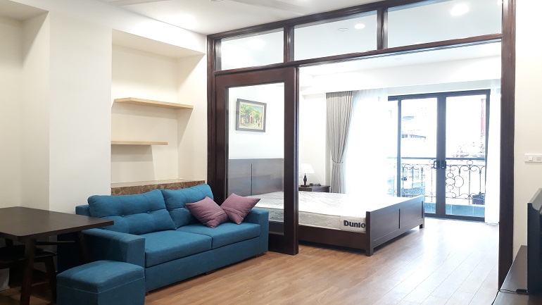 Modern studio apartment with balcony in Lieu Giai street, Ba Dinh district for rent