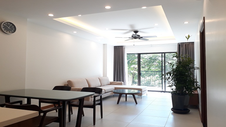 Nice modern 2 – bedroom apartment with balcony in Tay Ho district for rent