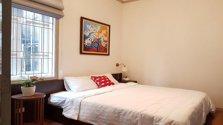 Nice studio apartment in Nguyen Thai Hoc street, Ba Dinh district for rent