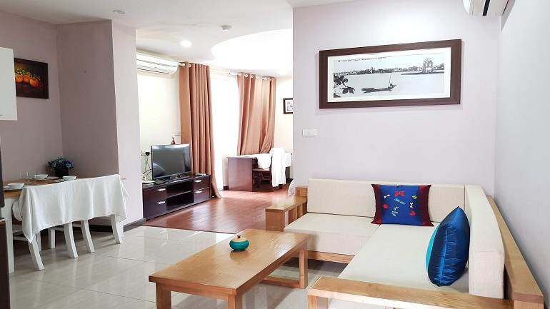 Nice studio apartment with balcony in Au Co street, Tay Ho district for rent