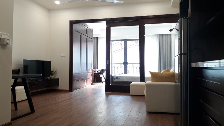 Nice studio apartment with balcony in Lieu Giai street, Ba Dinh district for rent