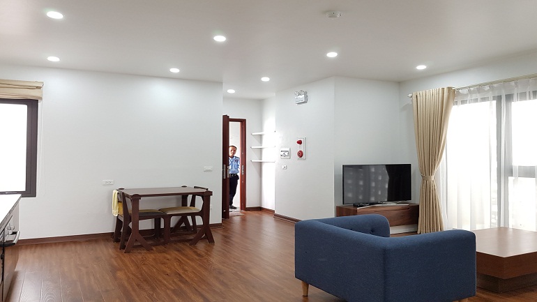 Spacious 1 – bedroom apartment in Au Co street, Tay Ho district for rent