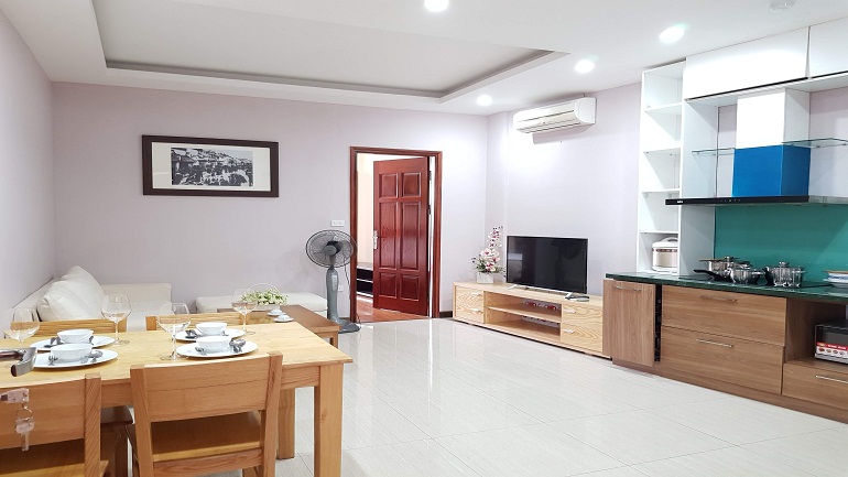 Spacious 1 – bedroom apartment with balcony in Au Co street, Tay Ho district for rent