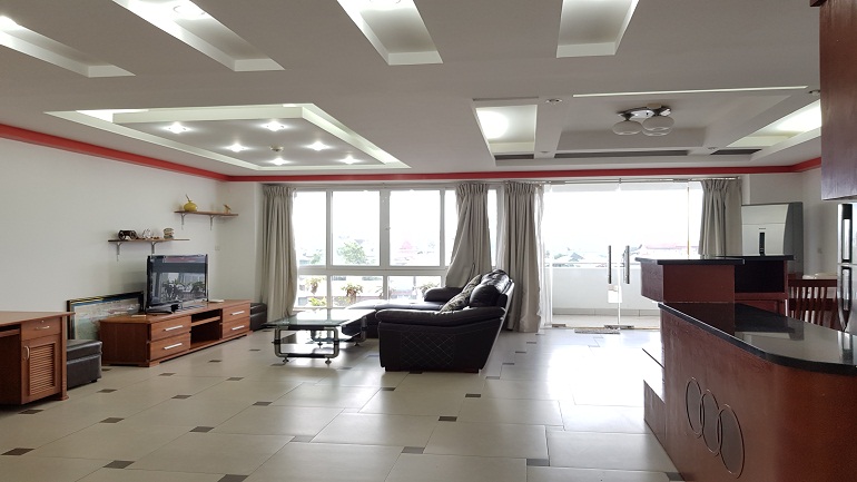 Spacious 1 – bedroom apartment with big balcony in Nghi Tam street, Tay Ho district for rent