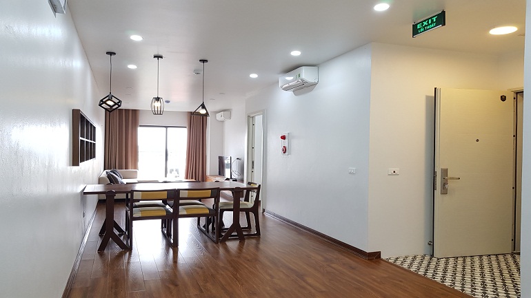 Spacious 3 – bedroom apartment with balcony in Au Co street, Tay Ho district for rent