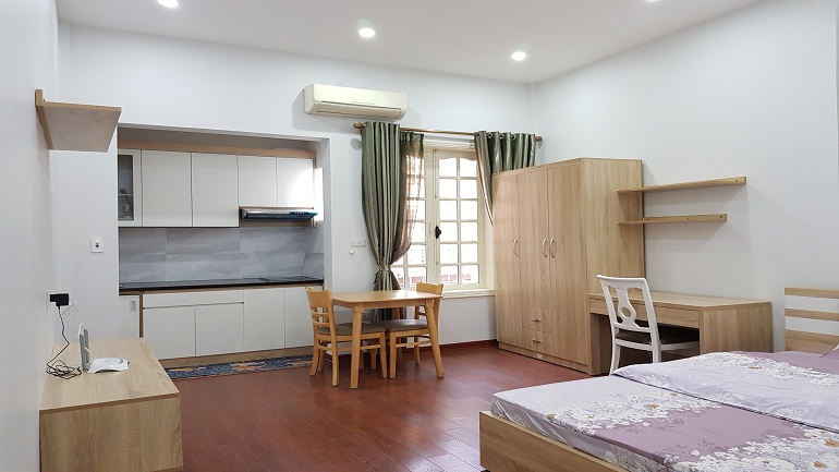 Cheap studio apartment in Hoang Hoa Tham street, Ba Dinh district for rent