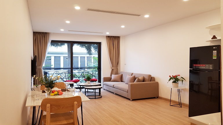 Elegant 2 – bedroom apartment with balcony in Tu Hoa street, Tay Ho district for rent