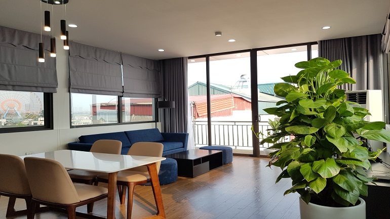 Lake – view one bedroom apartment with balcony in Nhat Chieu street, Tay Ho district for rent