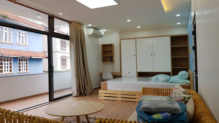 Lovely studio apartment with big balcony in Thuy Khue street, Tay Ho district for rent