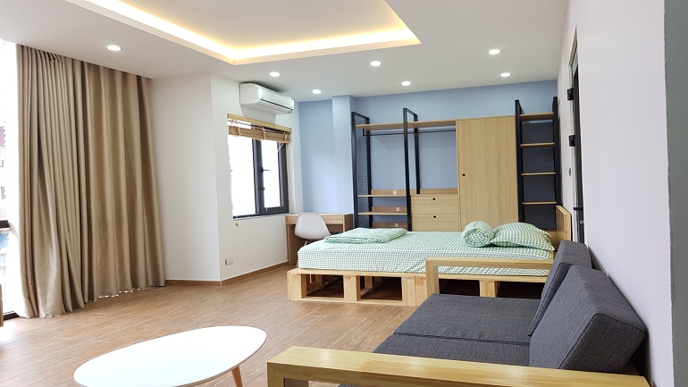 Nice bright studio apartment in Thuy Khue street, Tay Ho district for rent