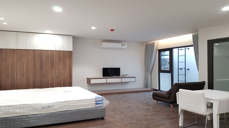 Budget nice studio apartment in Au Co street, Tay Ho district for rent