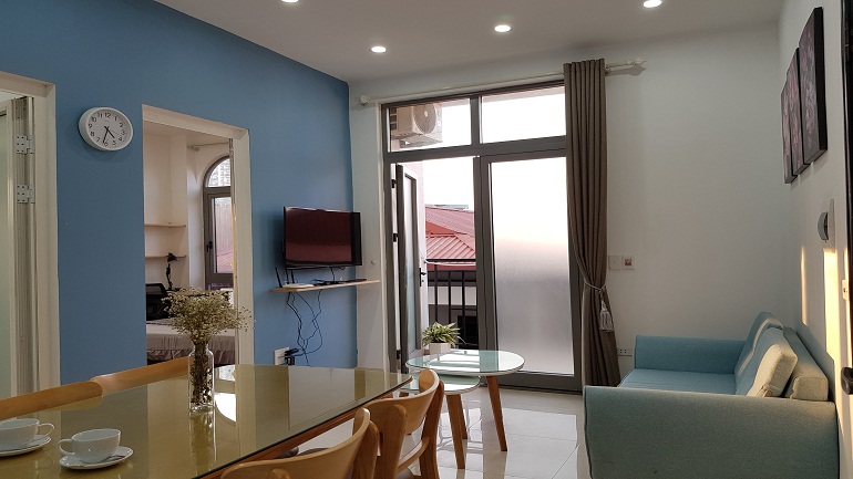 Good price 2 – bedroom apartment with balcony in Au Co street, Tay Ho district for rent