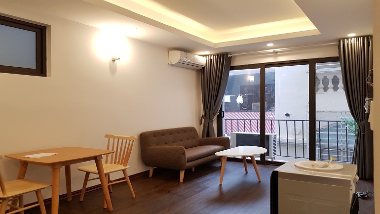 Nice one bedroom apartment with balcony in Linh Lang street, Ba Dinh district for rent