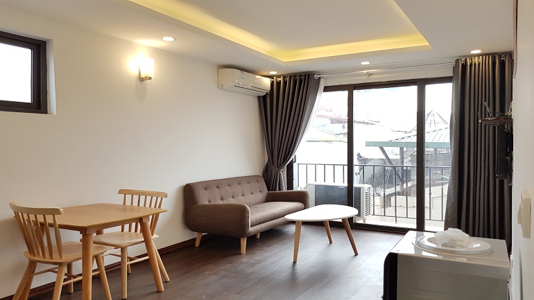 Shiny 1 – bedroom apartment with balcony in Linh Lang street, Ba Dinh district for rent