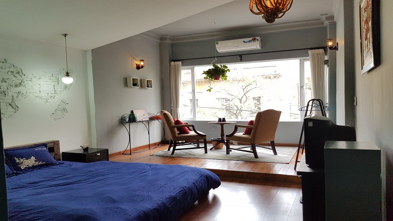 Cheap room with vintage style in Yen Phu street, Tay Ho district for rent