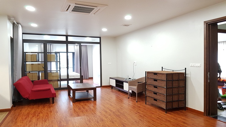 Nice 1 – bedroom apartment in Xuan Dieu street, Tay Ho district for rent