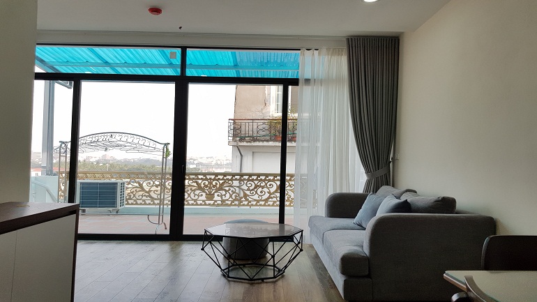 Lake – view one bedroom apartment with balcony in Nhat Chieu street, Tay Ho district for rent