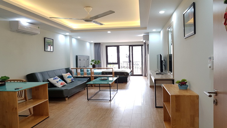 Nice modern studio apartment with balcony in Au Co street, Tay Ho district for rent